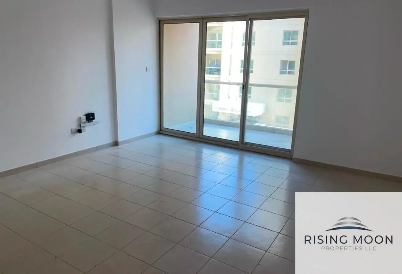 ROAD FACING 1BR IN GREENS FOR RENT