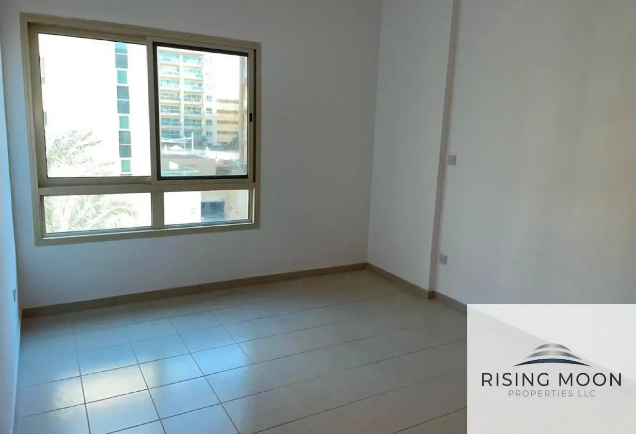 ROAD FACING 1BR IN GREENS FOR RENT