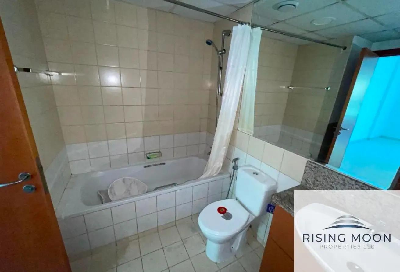 ROAD FACING 1BR IN GREENS FOR RENT