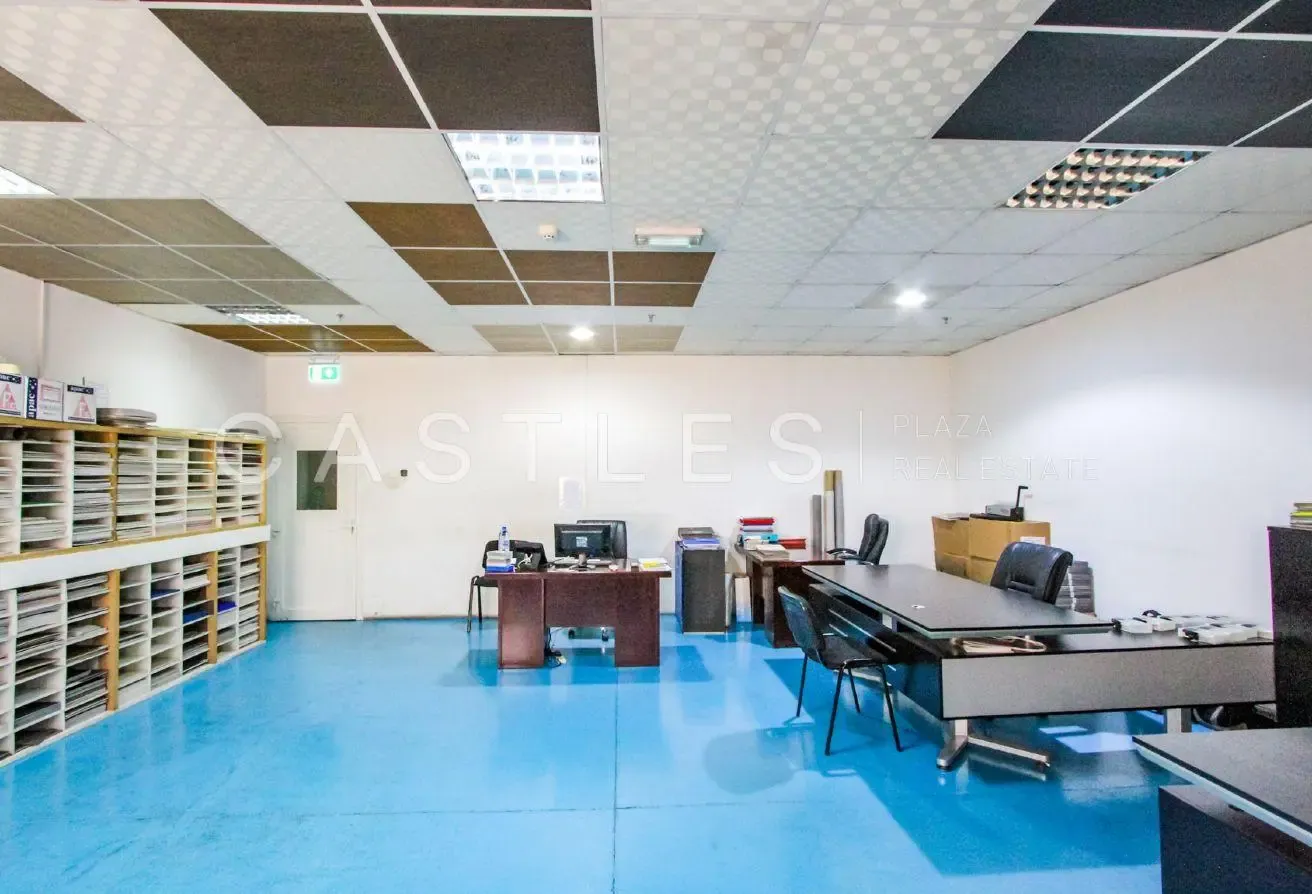 VOT 198,000 Sqft Warehouse in North