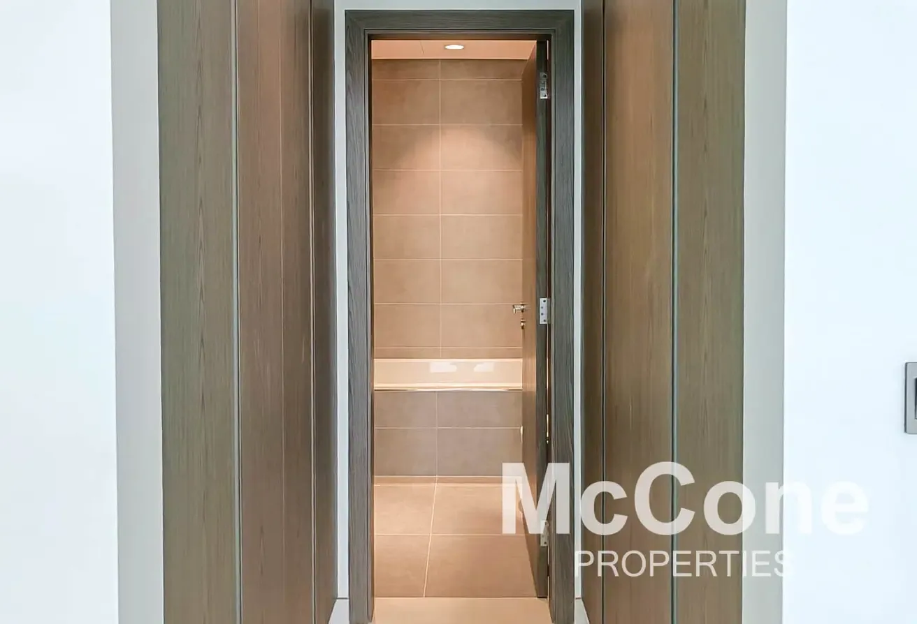 High Floor | Vacant | Water Views