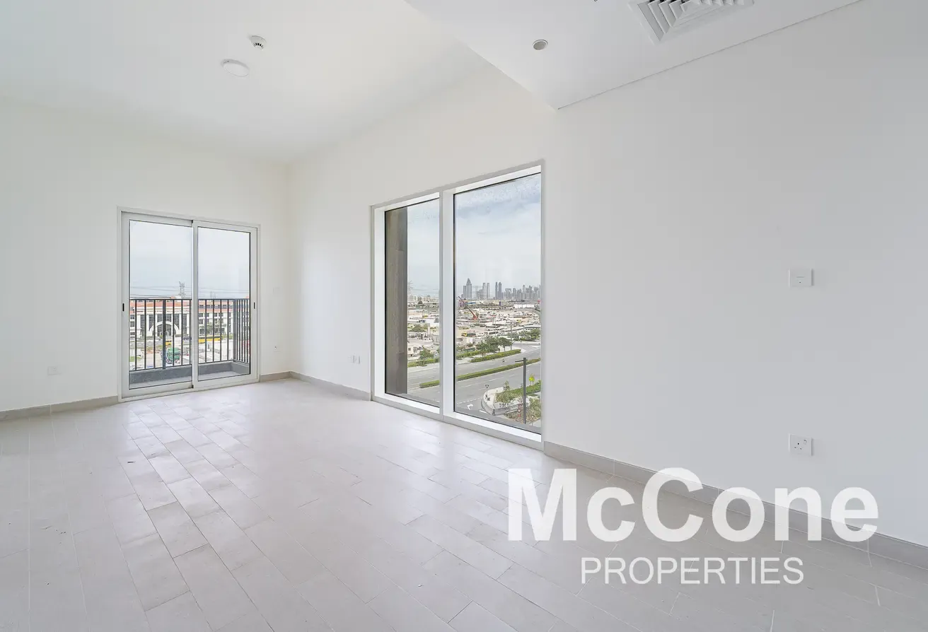 Corner Unit | Vastu  Compliance | Vacant