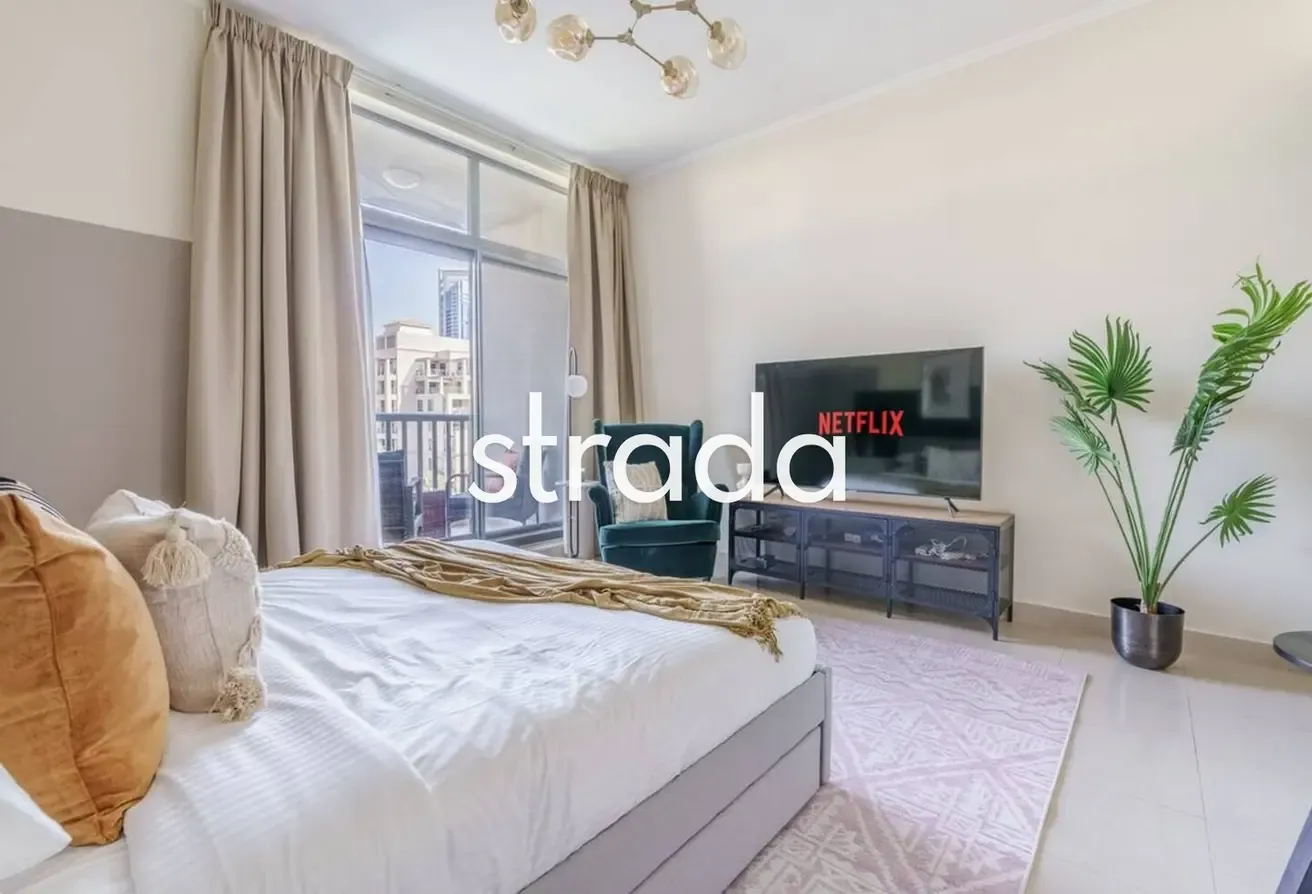 Lake View | Furnished | Study Room