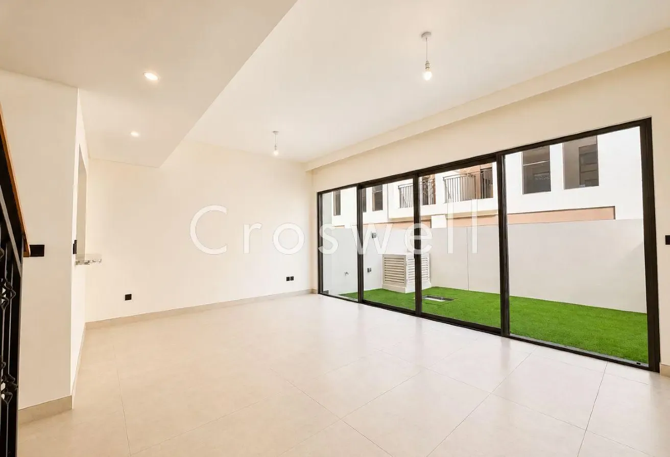 Genuine Listing | Prime Location | 4 Bed TH