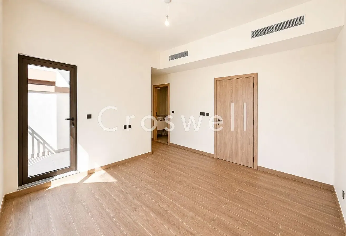 Genuine Listing | Prime Location | 4 Bed TH