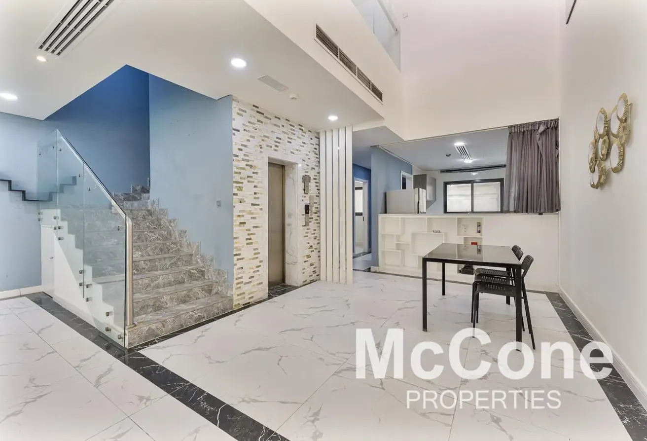 Luxury 4BR + Maid | With Lift | Vacant