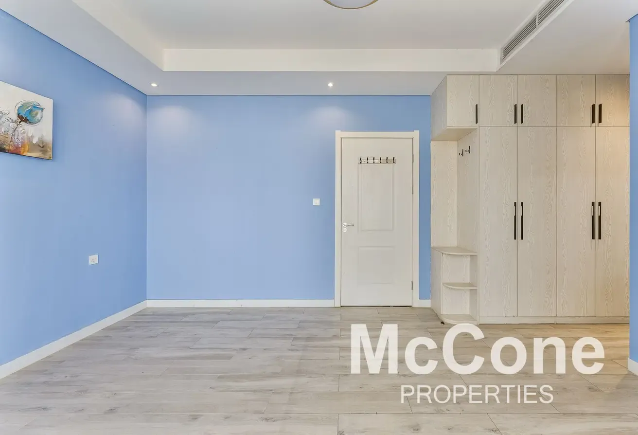 Luxury 4BR + Maid | With Lift | Vacant