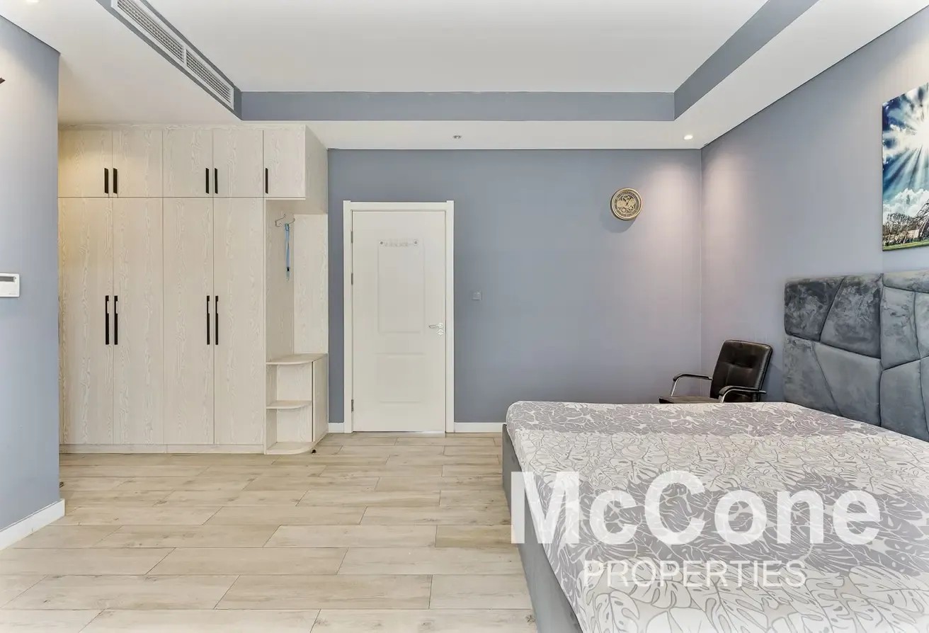 Luxury 4BR + Maid | With Lift | Vacant