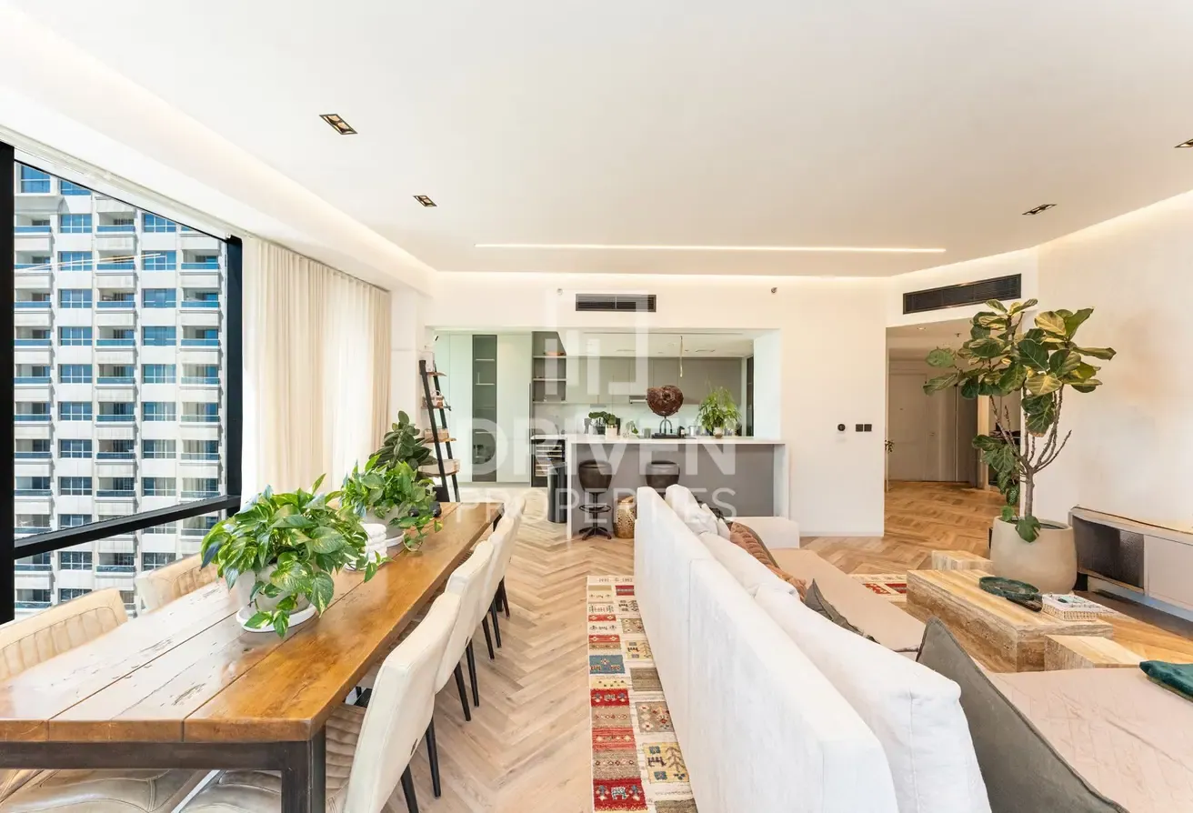 Fully Upgraded | Marina View | Vacant on Transfer