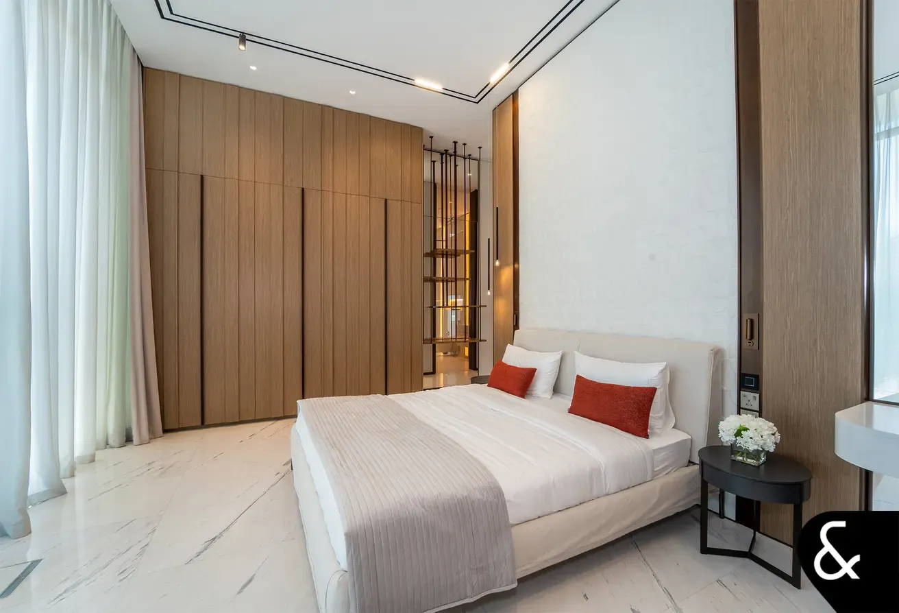 Exclusive | Brand New | Beachfront | Corner