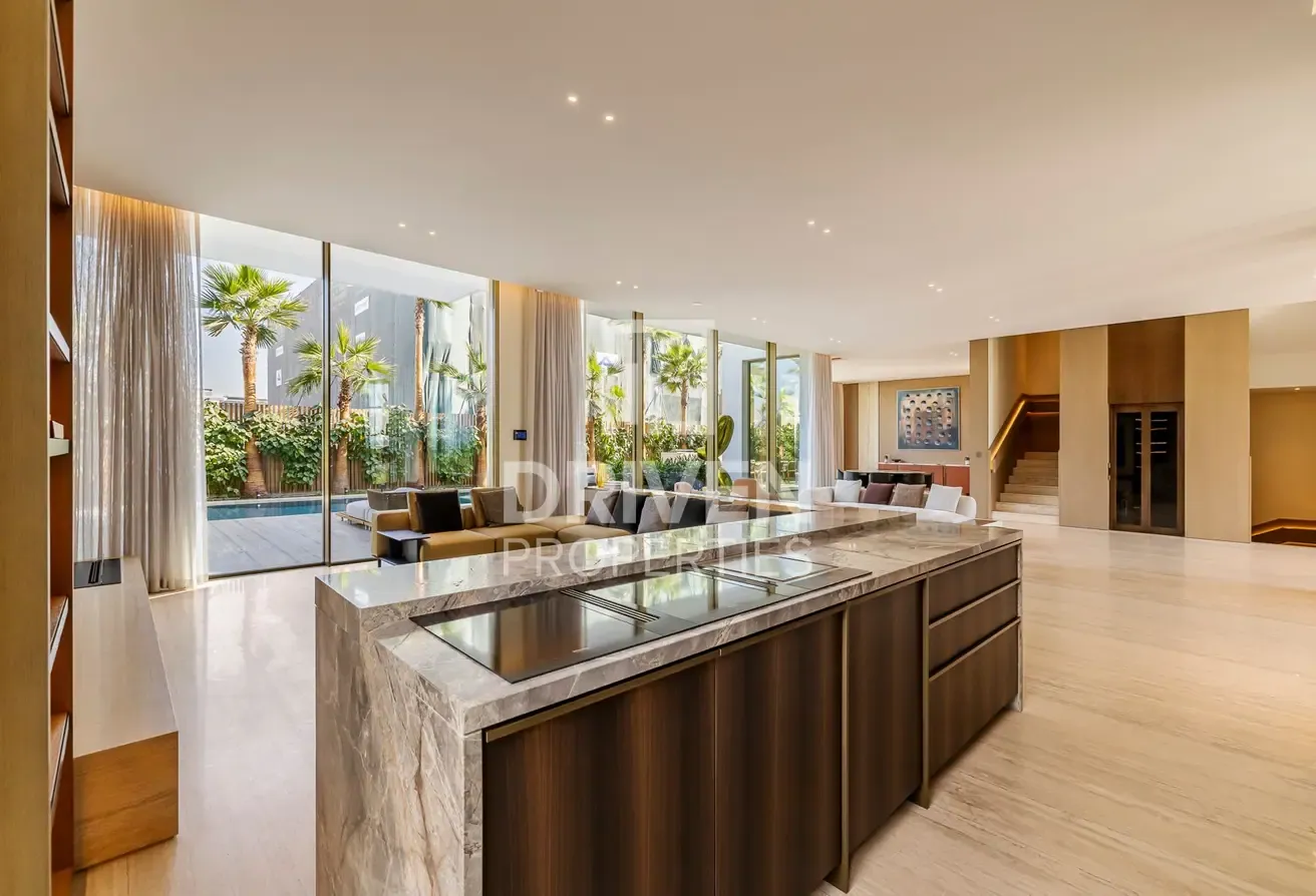 Designer Coastal Villa | Modern and Brand New