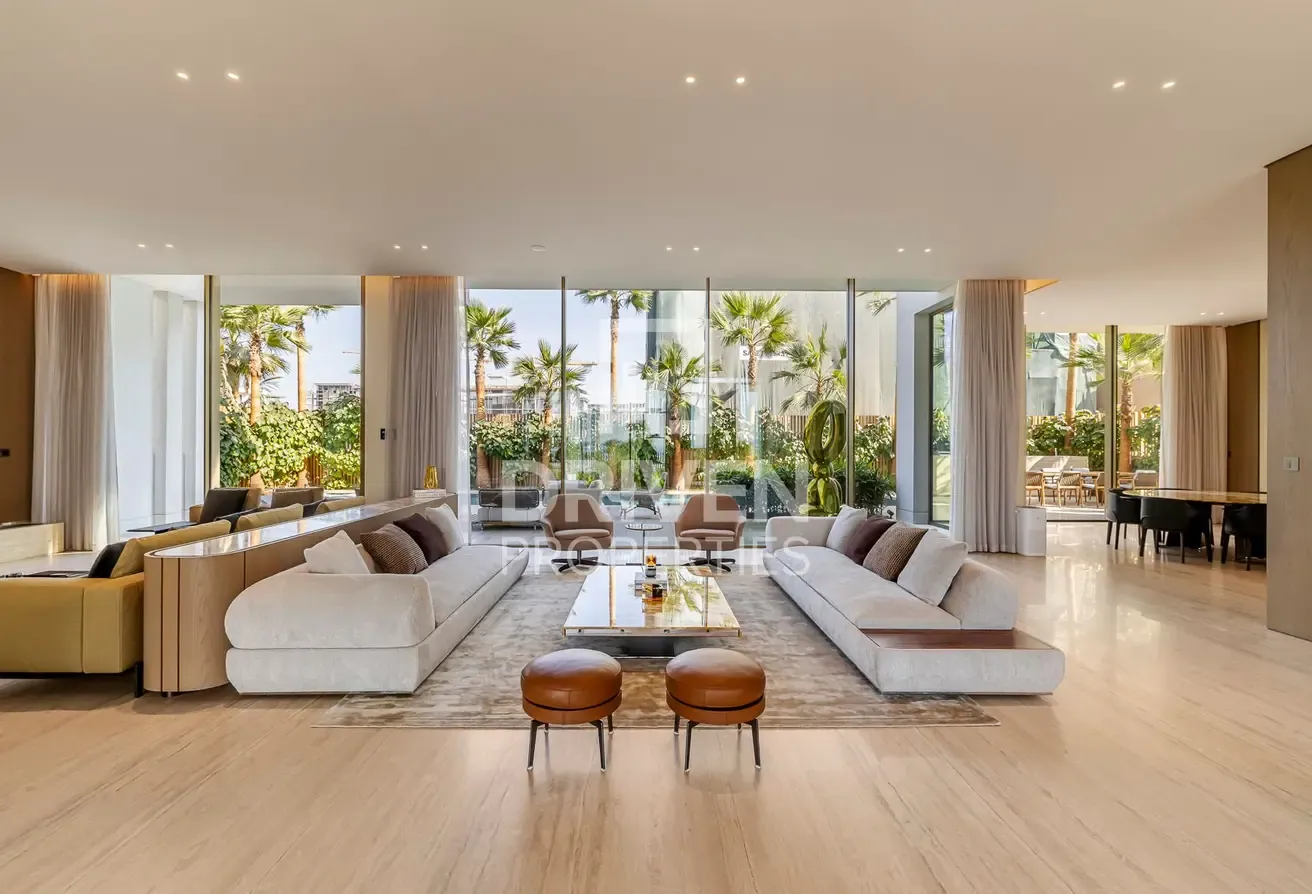 Designer Coastal Villa | Modern and Brand New