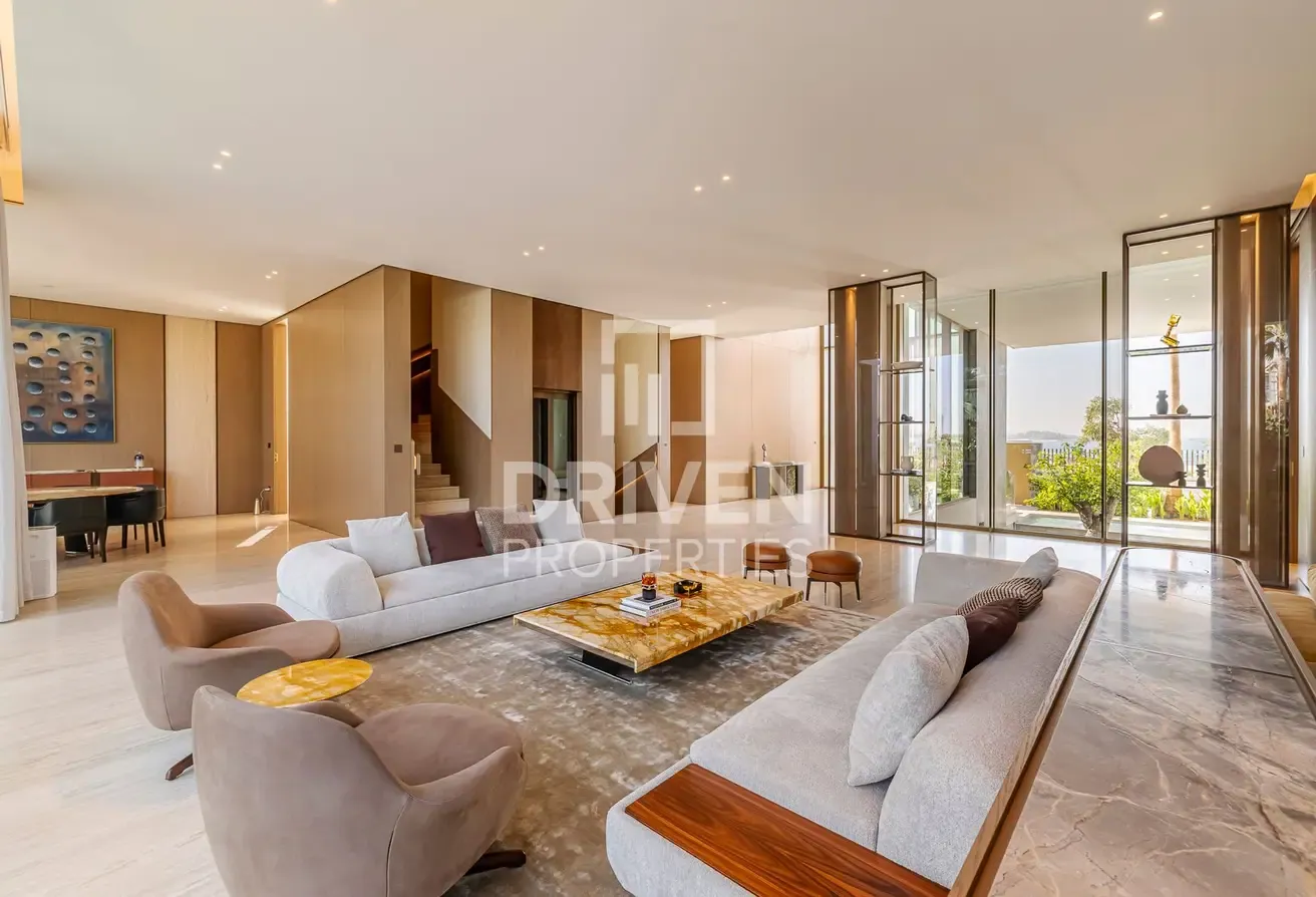 Designer Coastal Villa | Modern and Brand New