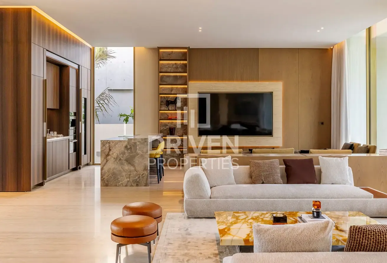 Designer Coastal Villa | Modern and Brand New