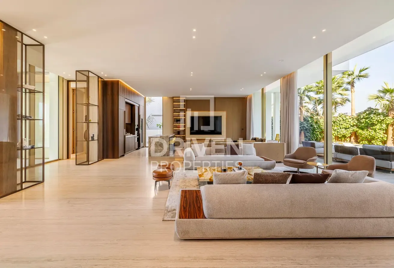 Designer Coastal Villa | Modern and Brand New