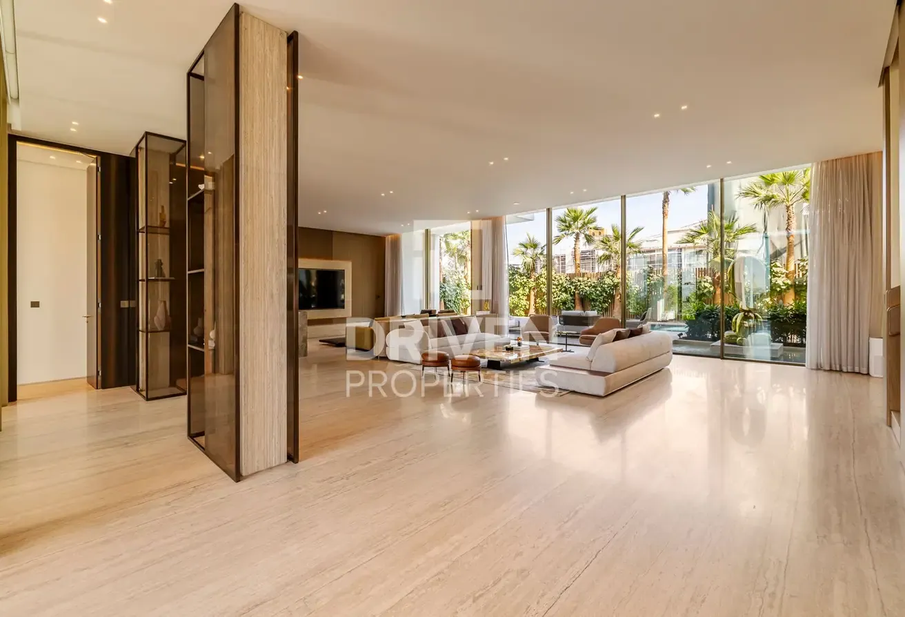 Designer Coastal Villa | Modern and Brand New