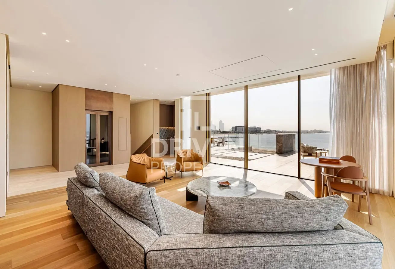 Designer Coastal Villa | Modern and Brand New