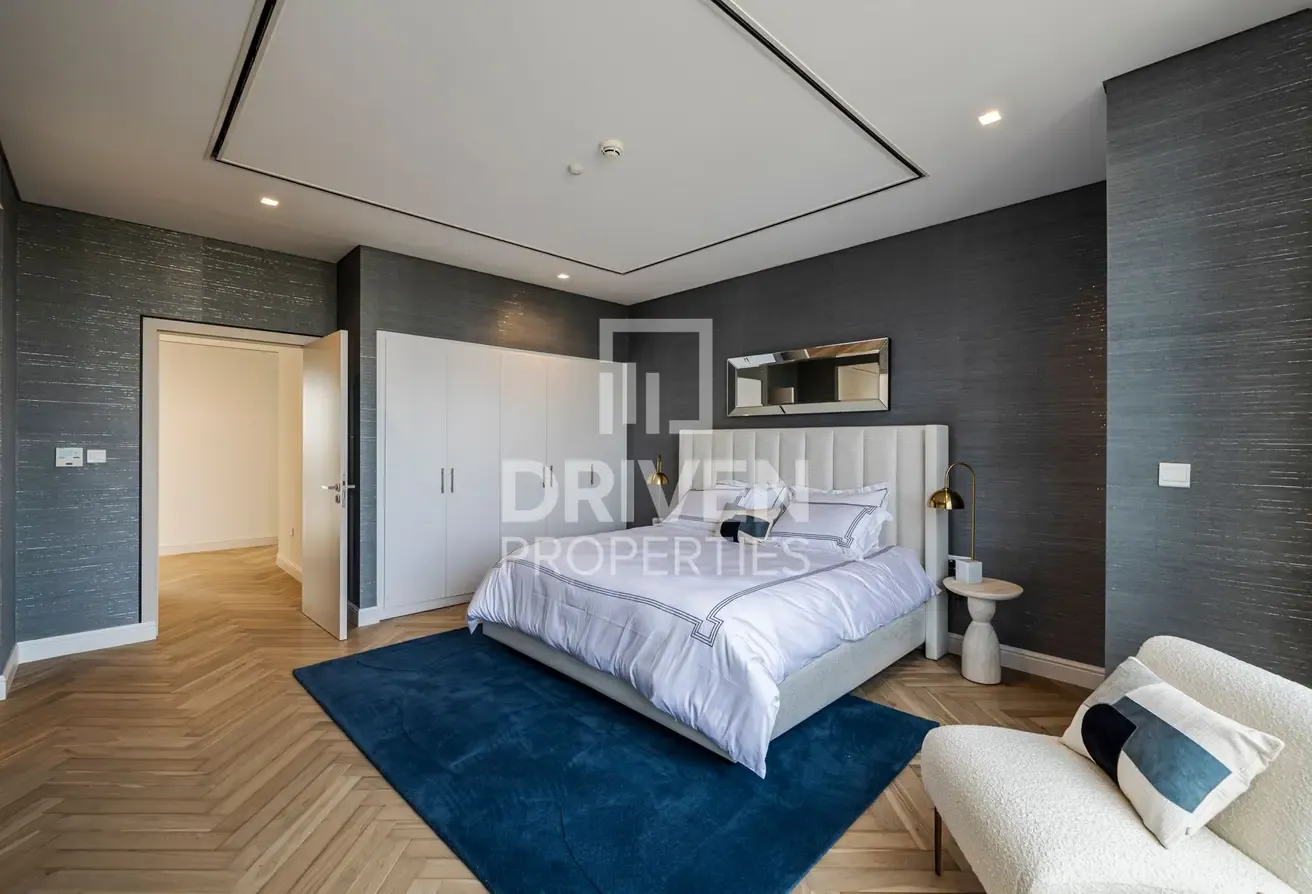Luxurious | Fully Furnished | Upgraded Villa