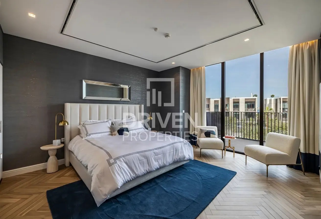 Luxurious | Fully Furnished | Upgraded Villa