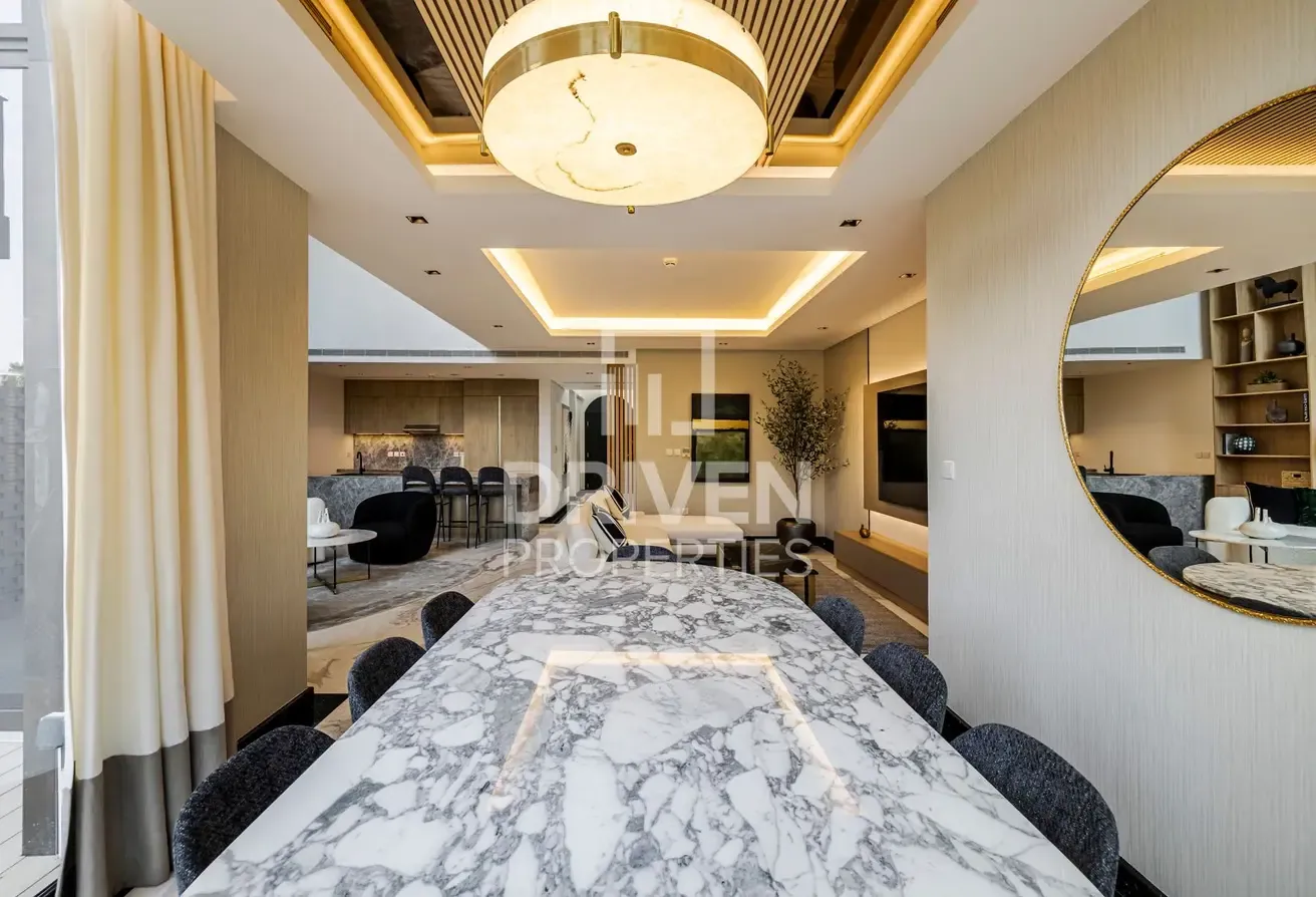 Luxurious | Fully Furnished | Upgraded Villa