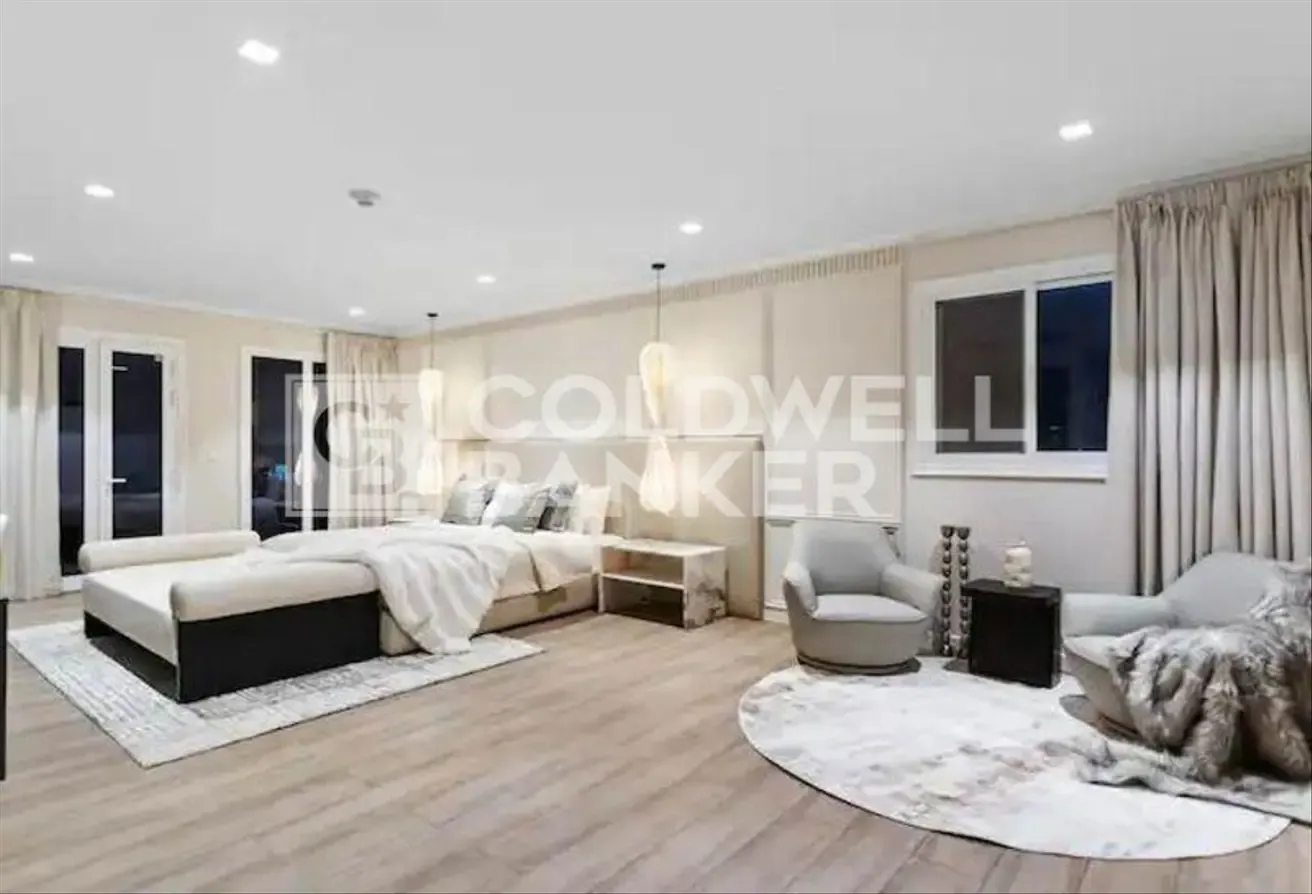 Waterfront Living | Biggest Plot |Motivated Seller