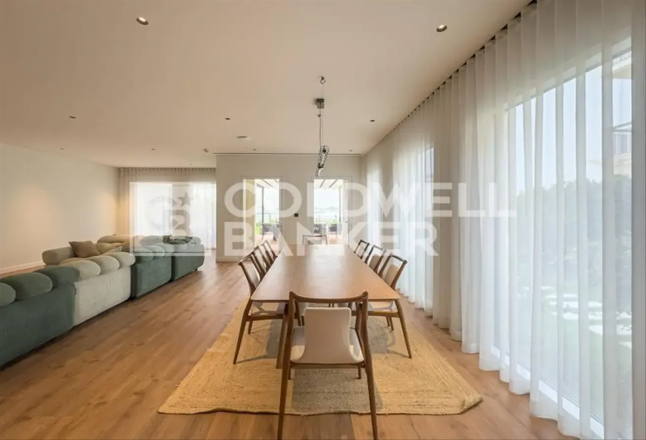 Sea View | Investor Deal | Waterfront Living