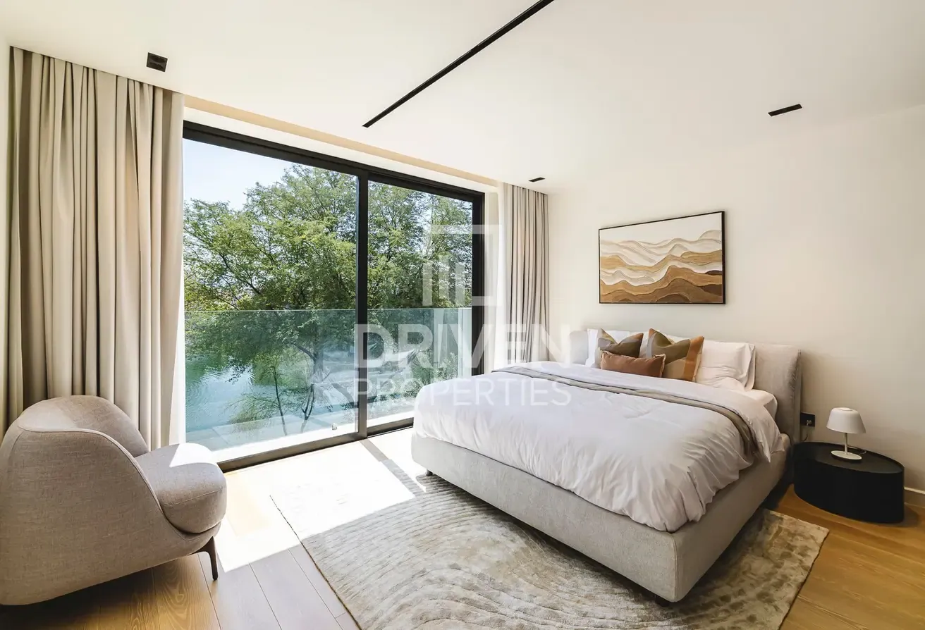 Upgraded and Luxury Villa | Spacious Plot