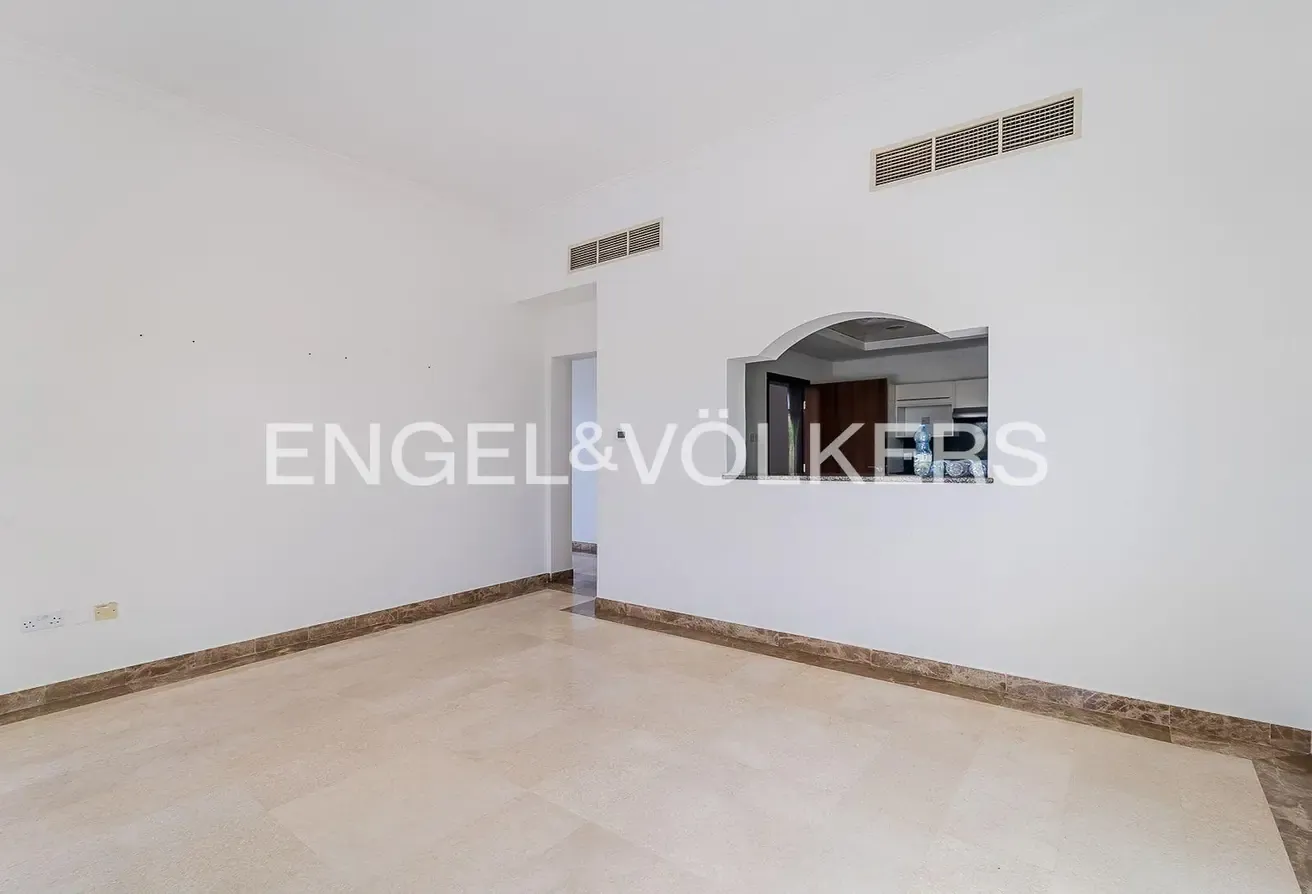 Skyline View | Park Backing | Renovation Opp