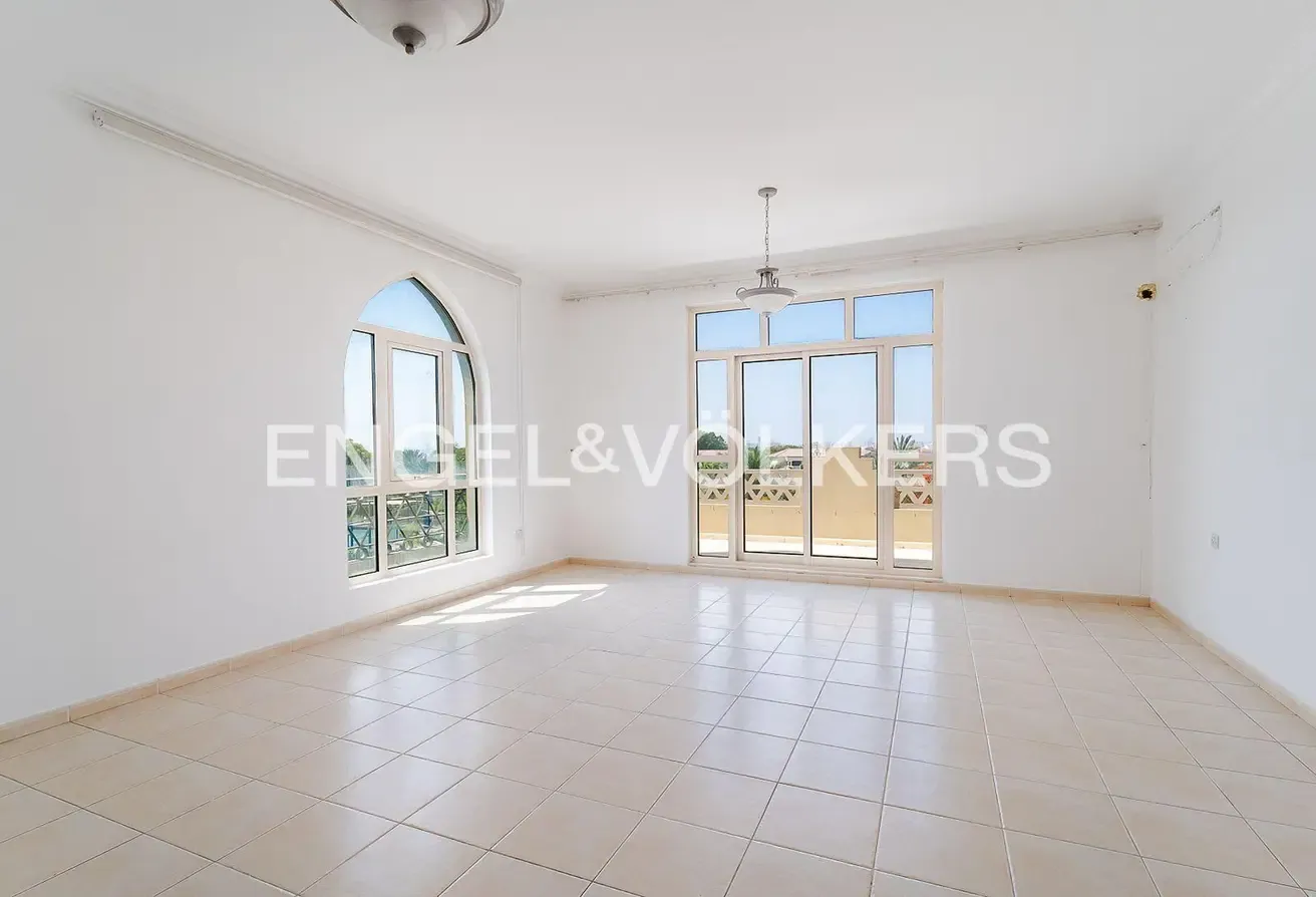 Skyline View | Park Backing | Renovation Opp
