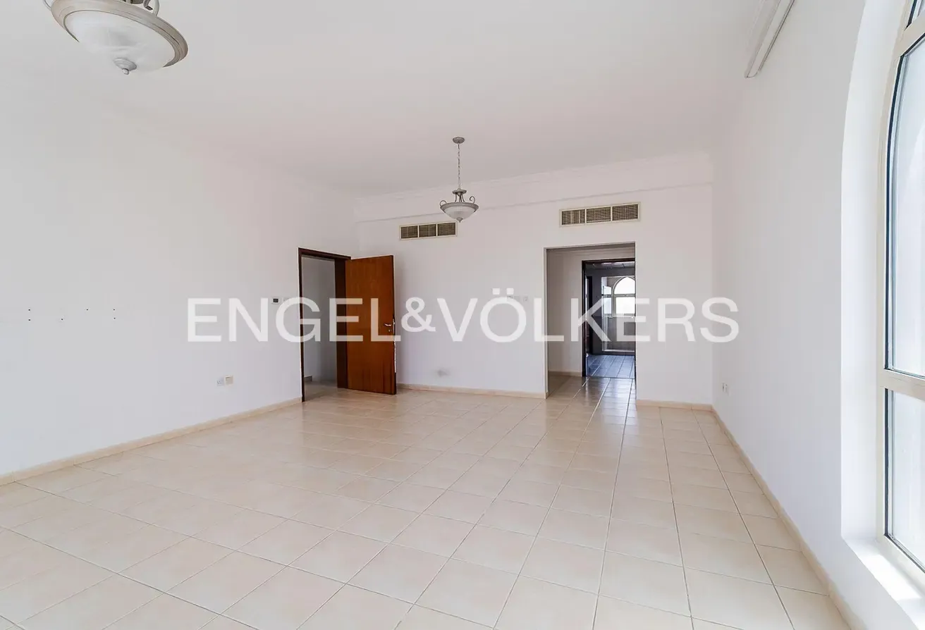 Skyline View | Park Backing | Renovation Opp