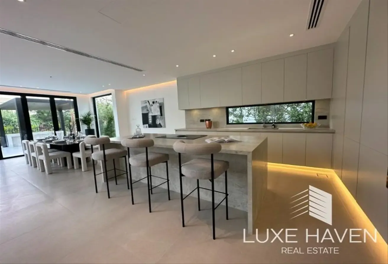 4 Bed | Miami-Style Design | Fully Furnished