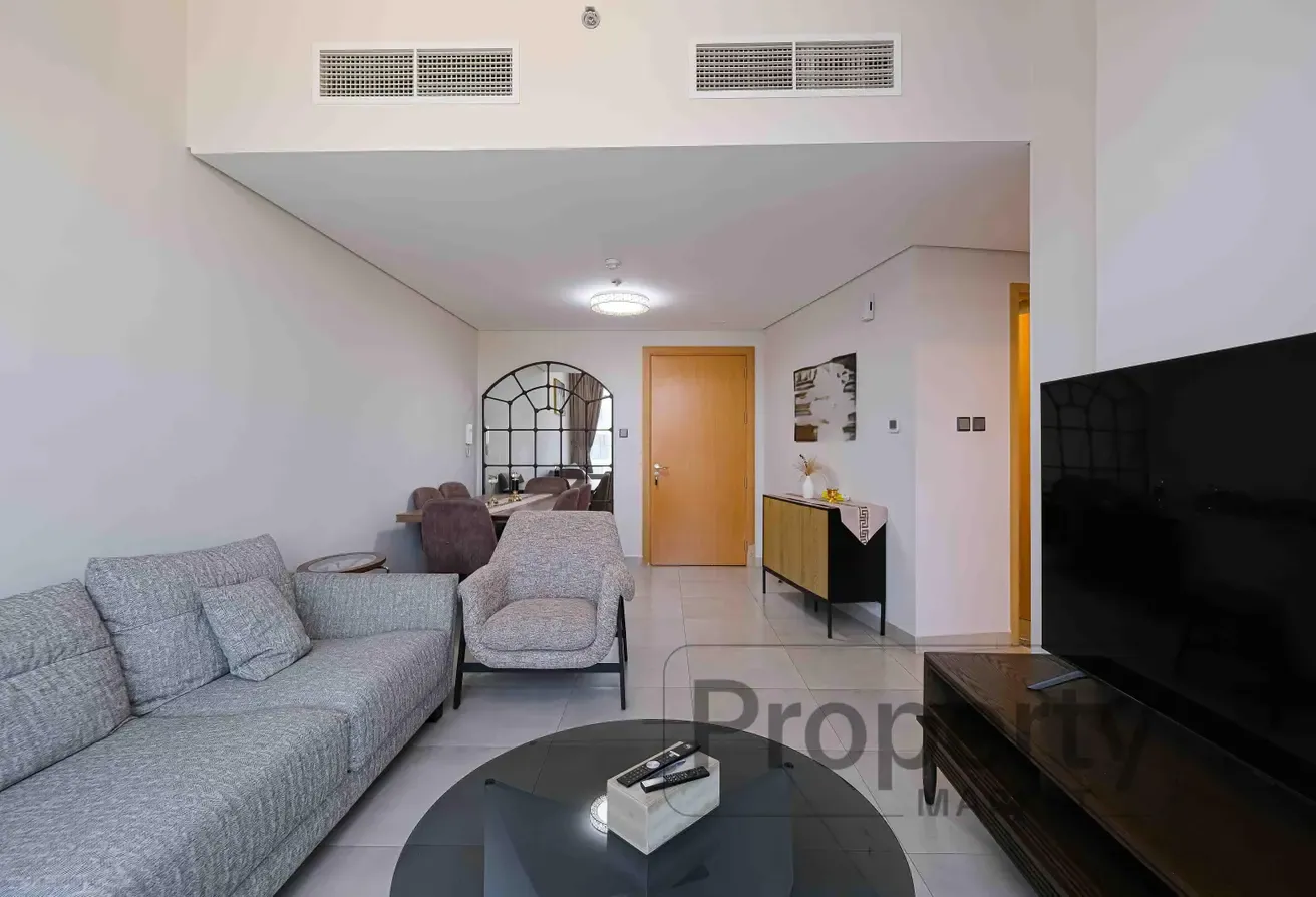 Well-Maintained | Balcony | Large Layout |Occupied
