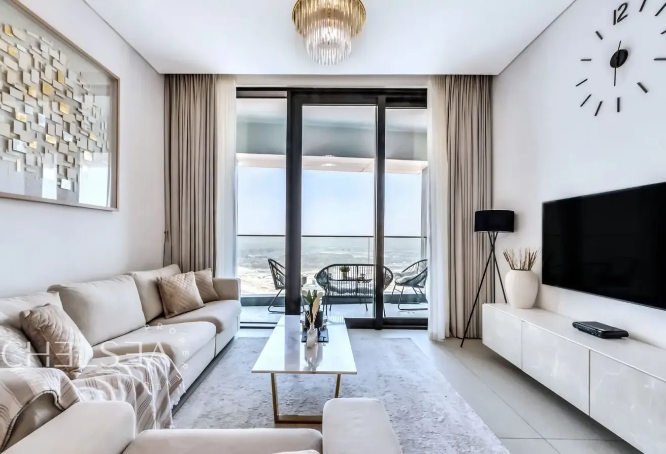 MARINA VIEW | UPGRADED | WITH BALCONY