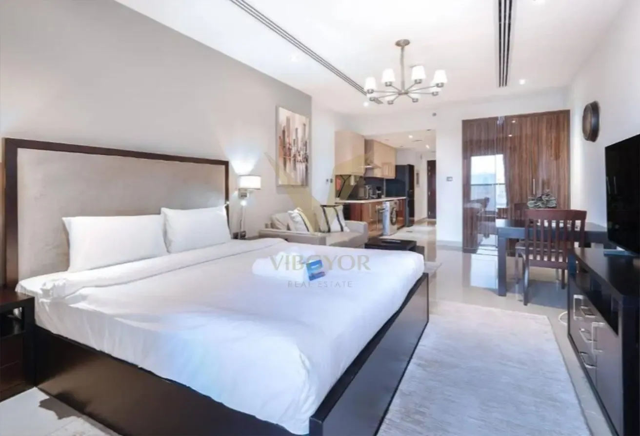 Modern Studio Apartment with Parking and Amenities