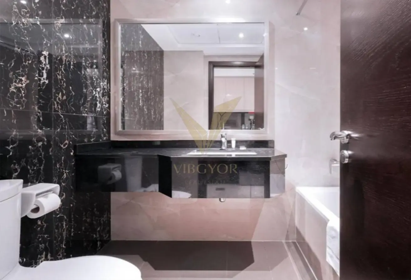 Modern Studio Apartment with Parking and Amenities