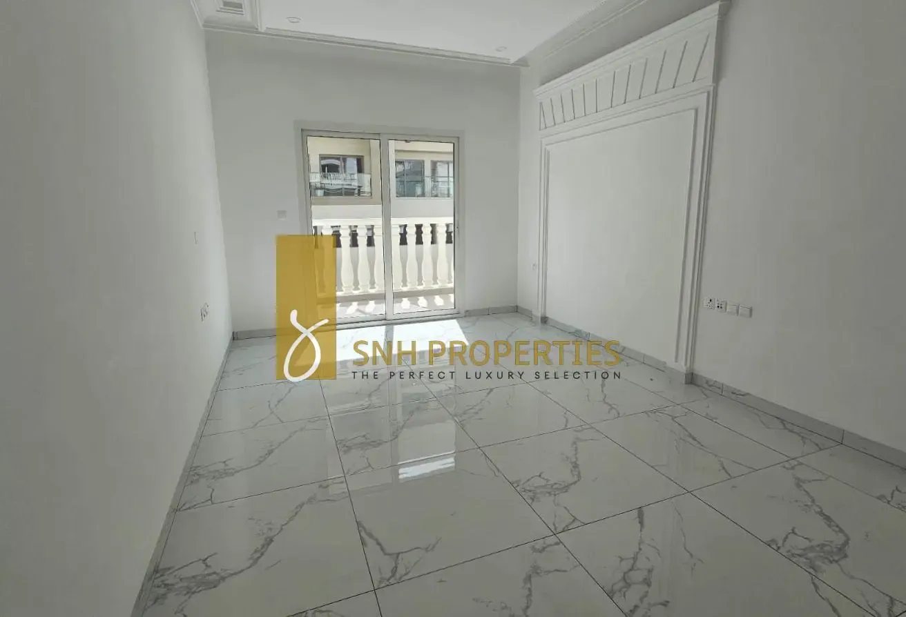 VACANT | CHILLER FREE | FULLY UPGRADED