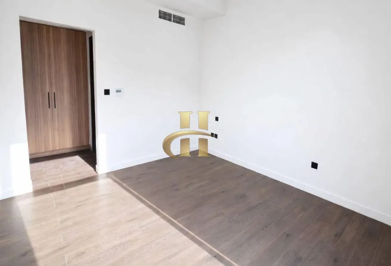 LUXURY LIVING CLOSE  TO POOL AND PARK | NO AGENTS