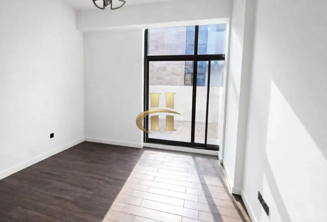 LUXURY LIVING CLOSE  TO POOL AND PARK | NO AGENTS