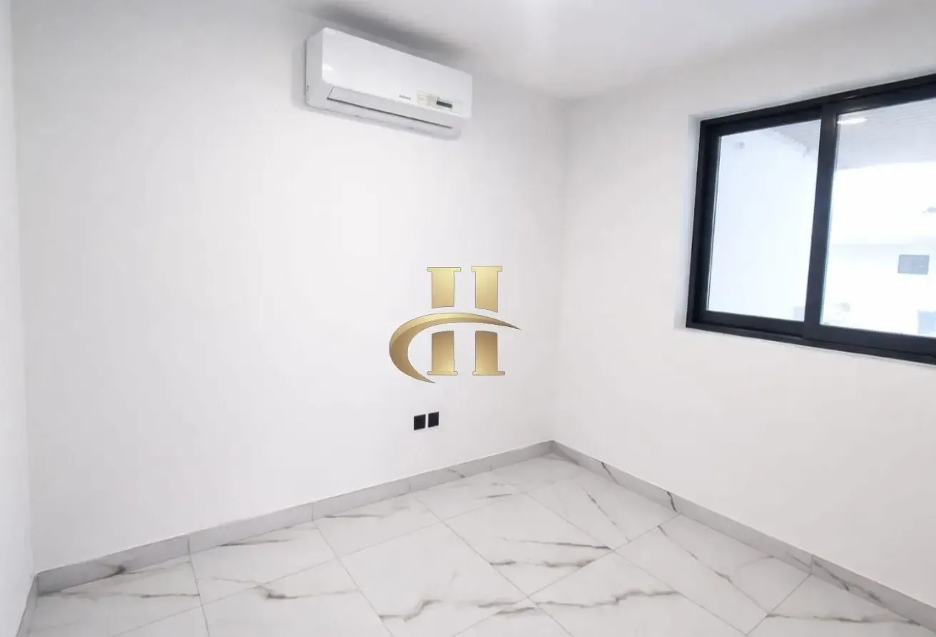 LUXURY LIVING CLOSE  TO POOL AND PARK | NO AGENTS