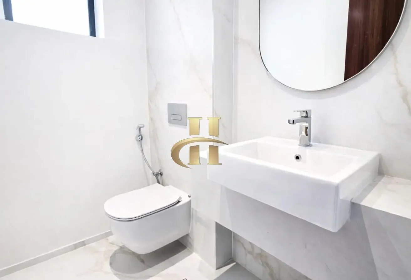LUXURY LIVING CLOSE  TO POOL AND PARK | NO AGENTS