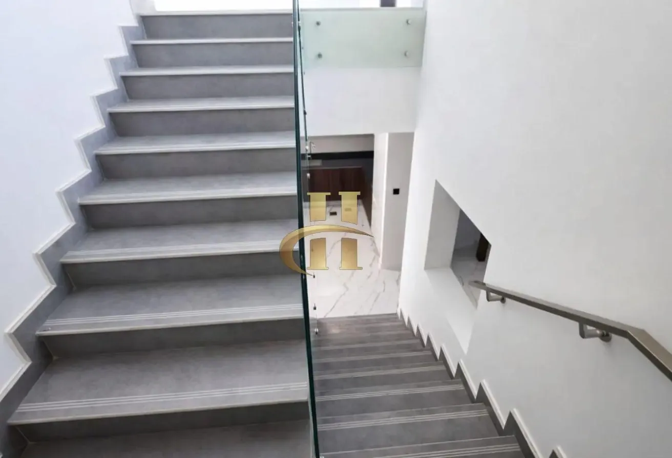 LUXURY LIVING CLOSE  TO POOL AND PARK | NO AGENTS