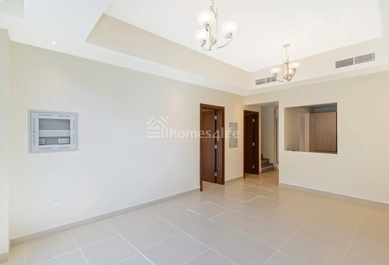 Close to 2 Parks | Vacant | Back To Back