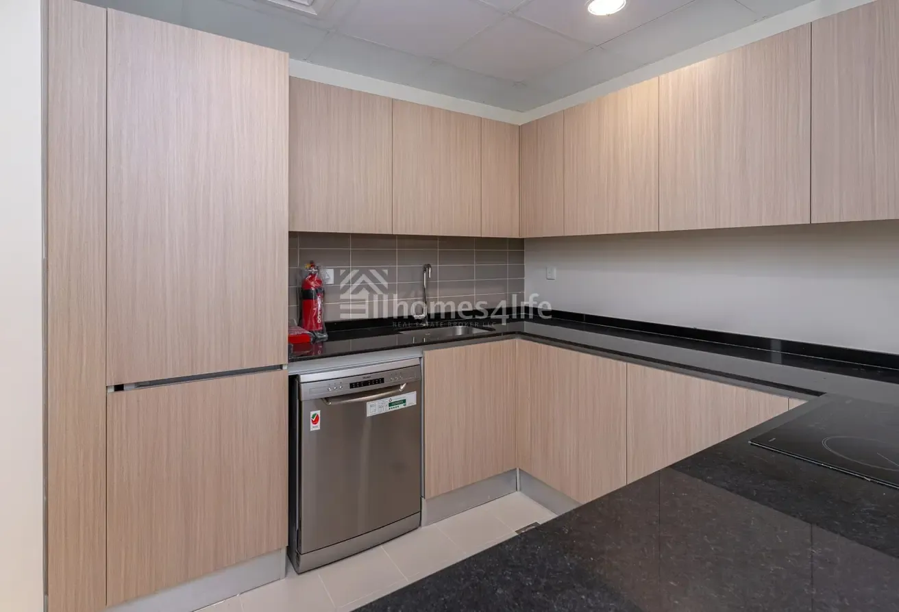 Close to 2 Parks | Vacant | Back To Back