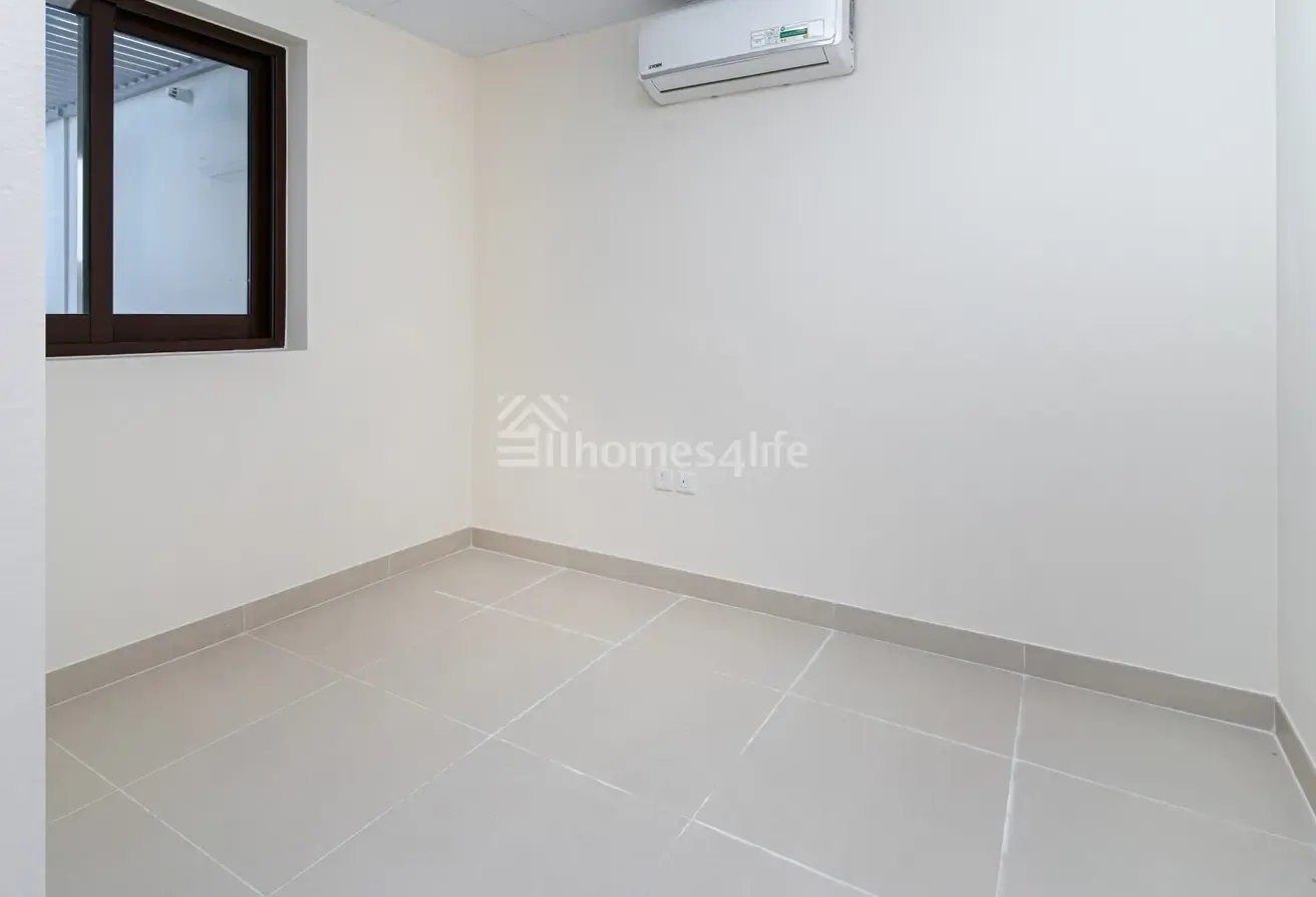 Close to 2 Parks | Vacant | Back To Back
