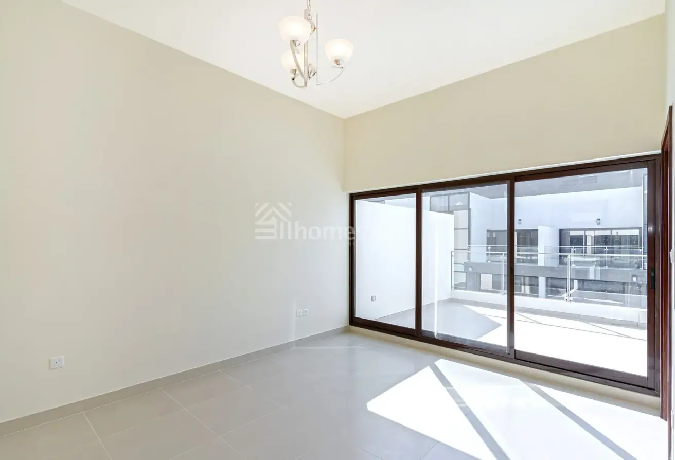Close to 2 Parks | Vacant | Back To Back