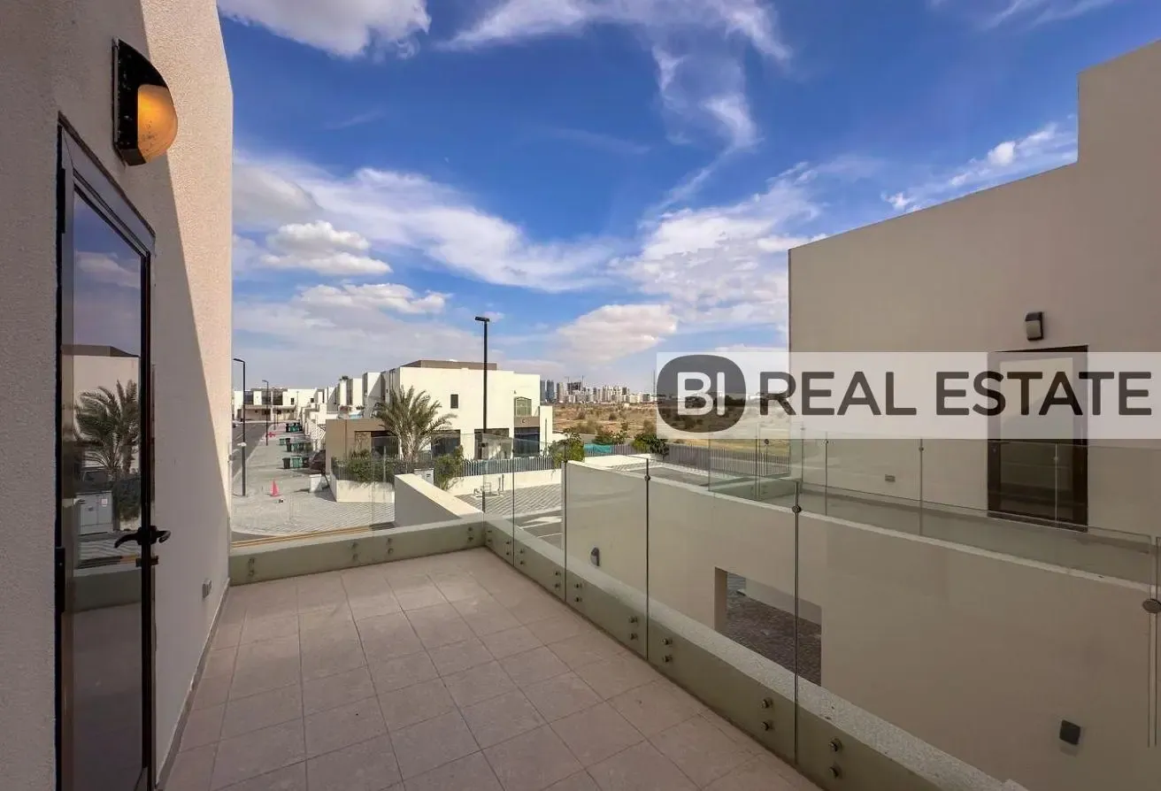 Contemporary 3BR Villa | Courtyard&Community Views