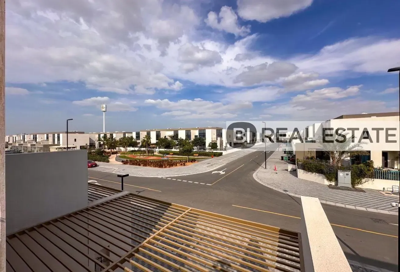 Contemporary 3BR Villa | Courtyard&Community Views