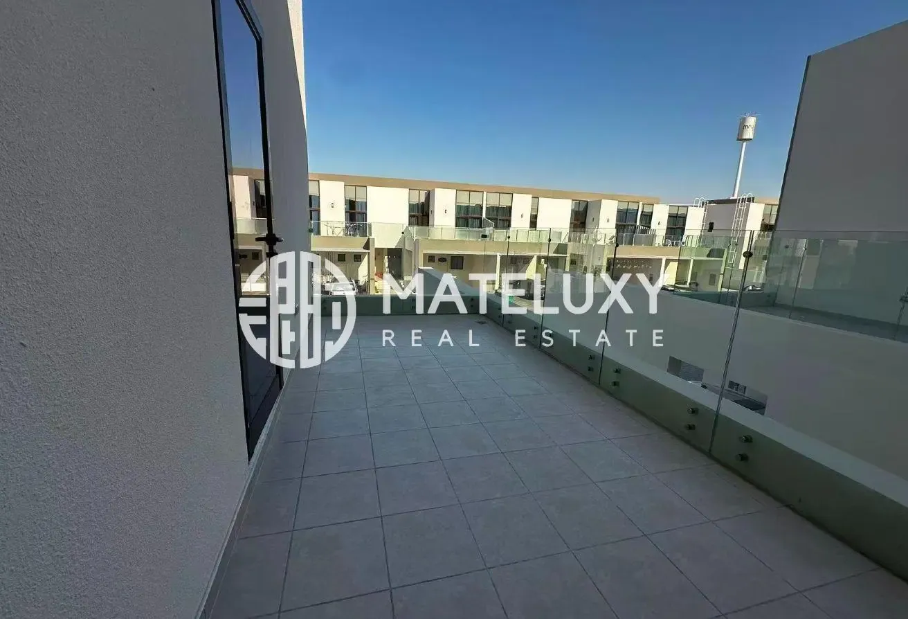 Vacant | Brand New | Close to Park