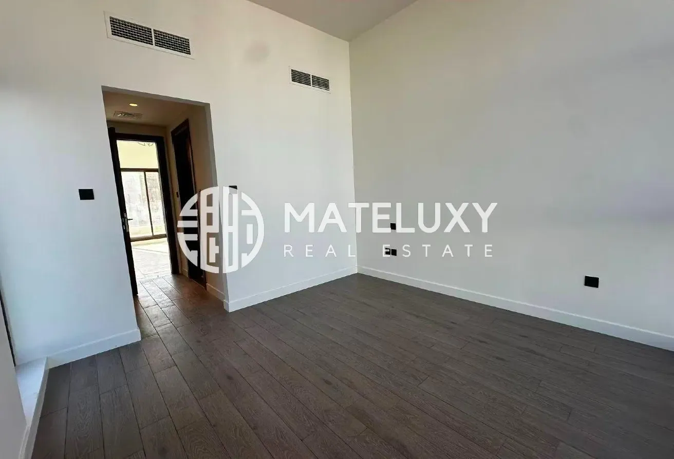 Vacant | Brand New | Close to Park