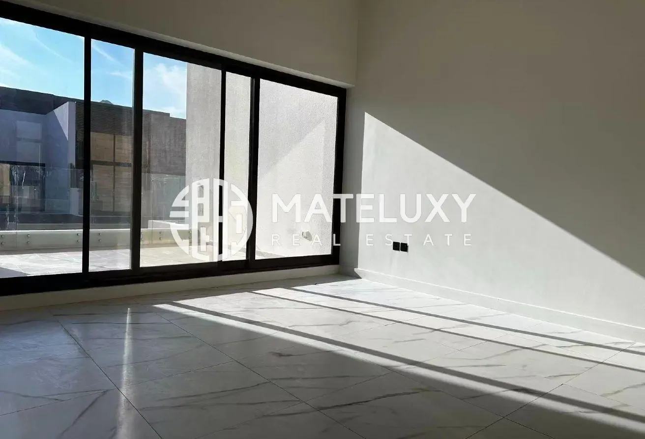 Vacant | Brand New | Close to Park